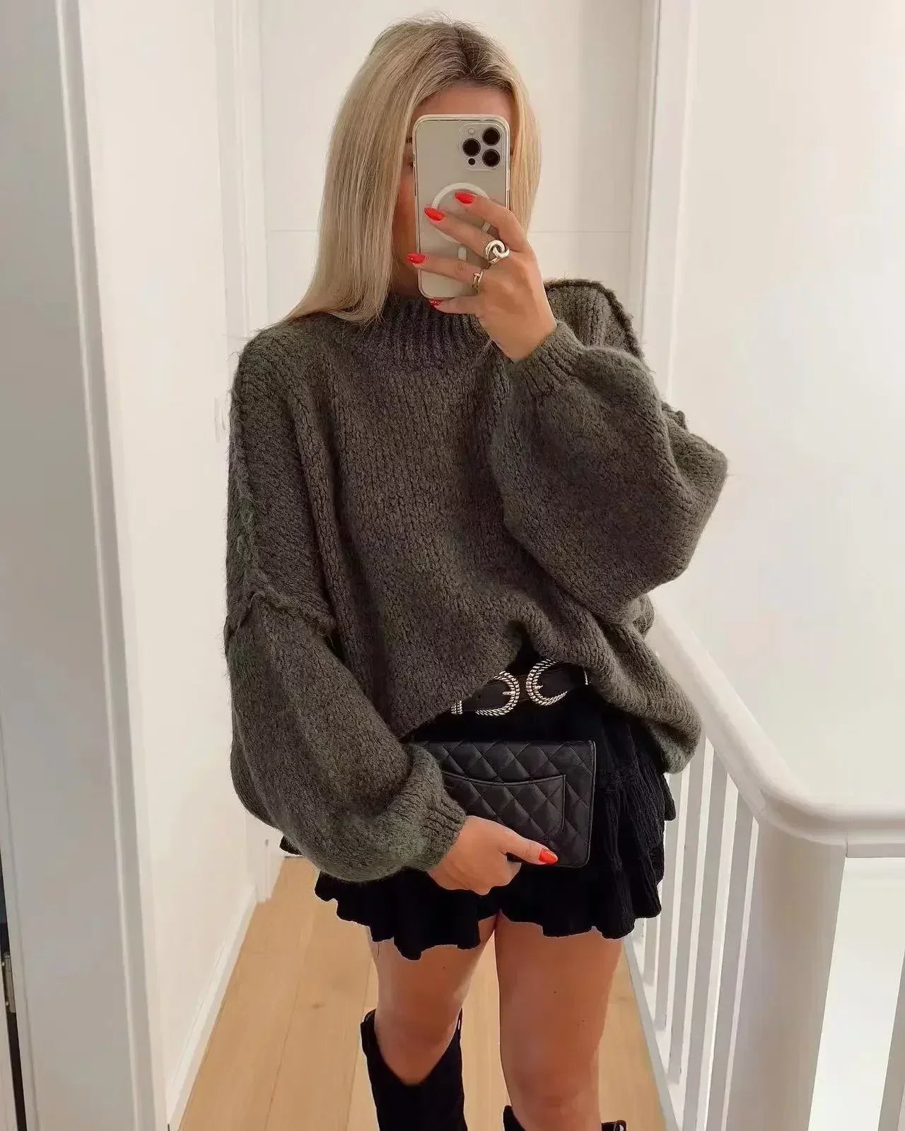 Stay Chic and Cozy: Autumn/Winter Women’s Lantern Sleeve Round Neck Knitted Jumper